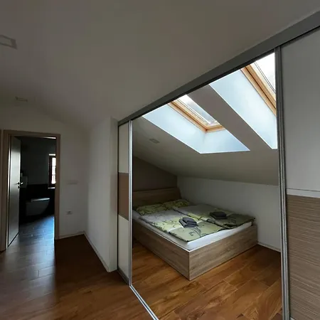 アパート Pri Jakobu コバリード